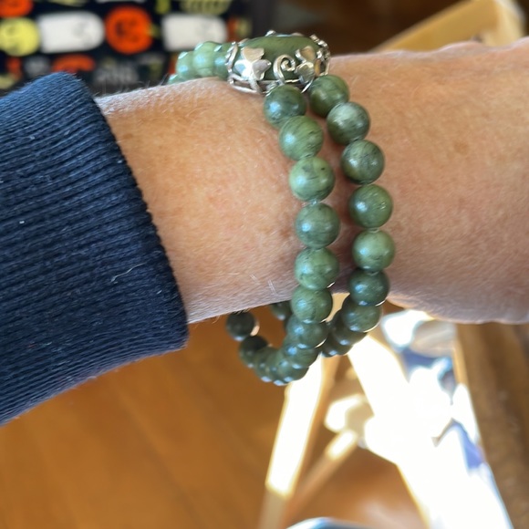 Pretty jade stone stretch bracelet and ring - Picture 5 of 9